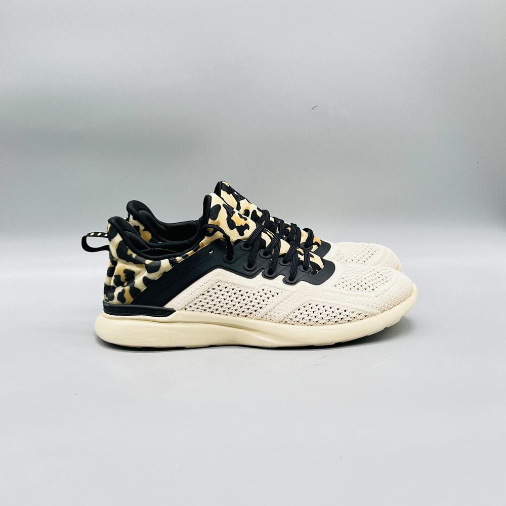 APL Shoes Womens 8 Beige Animal Print Knit Techloom Tracer Athletic Sneakers